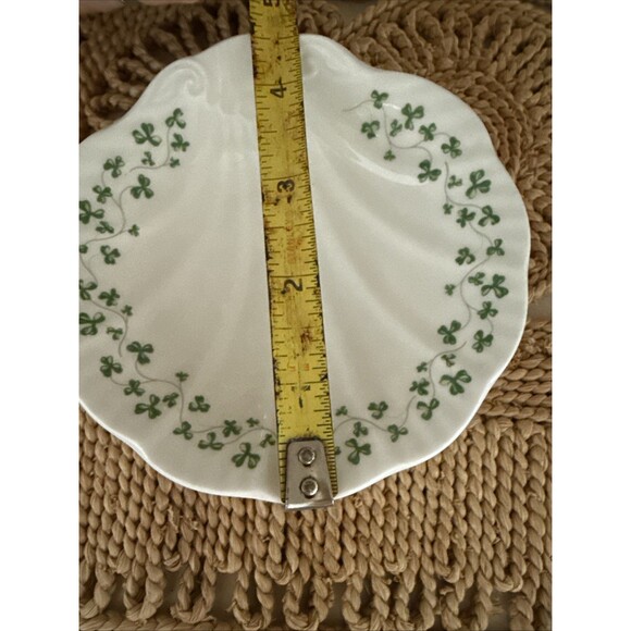 ROYAL TARA SHAMROCK SHELL TRINKET DISH FINE BONE CHINA - HANDMADE GALWAY IRELAND - Picture 6 of 6